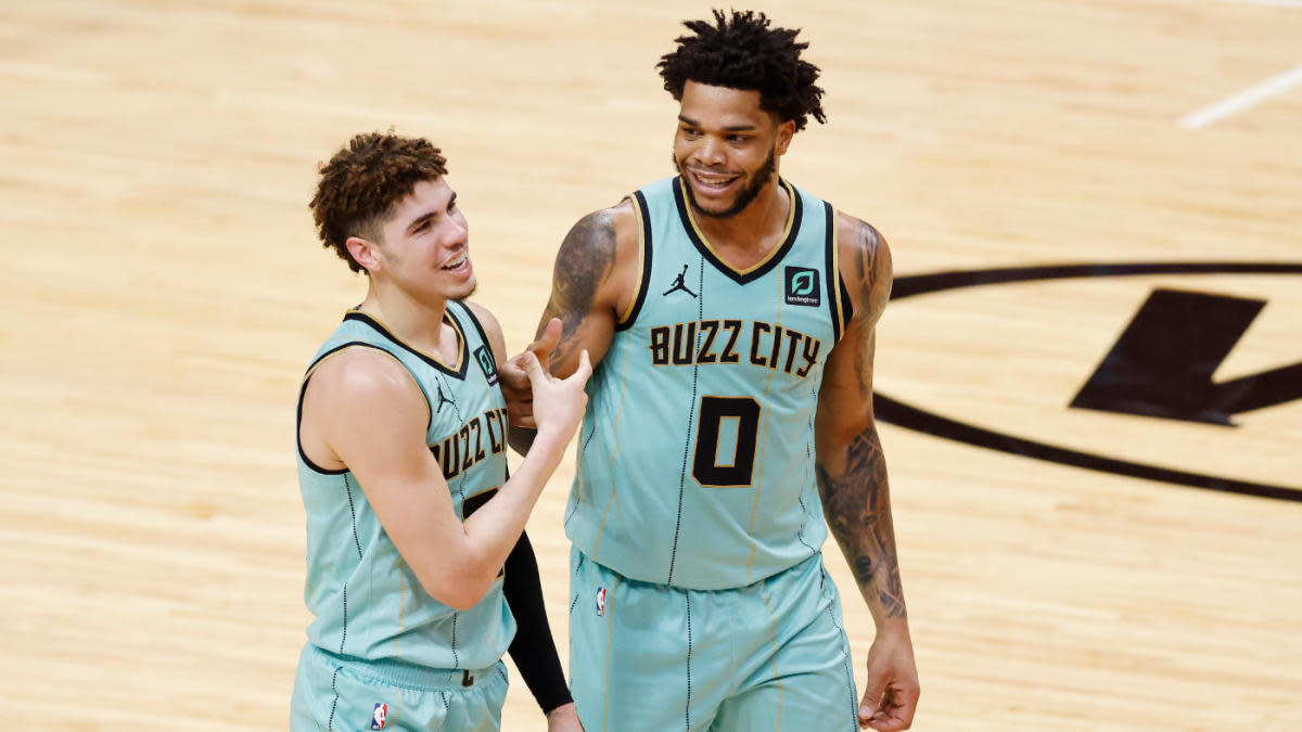 Miles Bridges Surprised LaMelo Ball With The Rookie Of The Year Award.