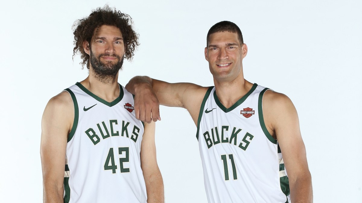 Robin Lopez On People Mistaking Him For Twin Brother Brook "I've Been
