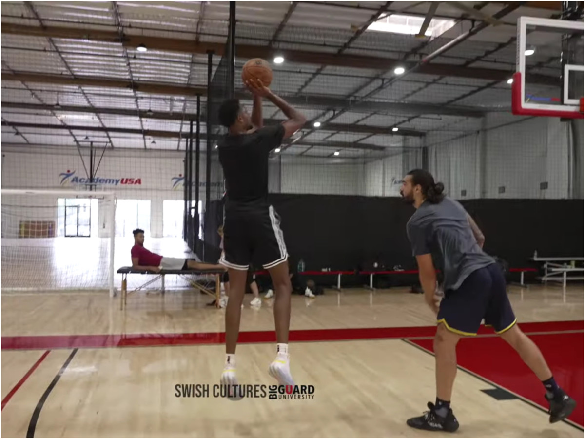 Evan Mobley Gives Steven Adams Buckets In 1-On-1 Workout Video