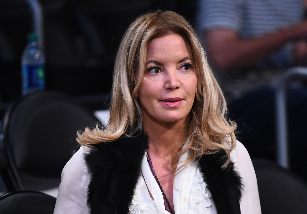 Jeanie Buss reveals plans to retire LeBron James' jersey