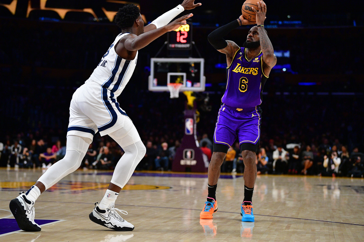 Grizzlies fall to Lakers 122-121