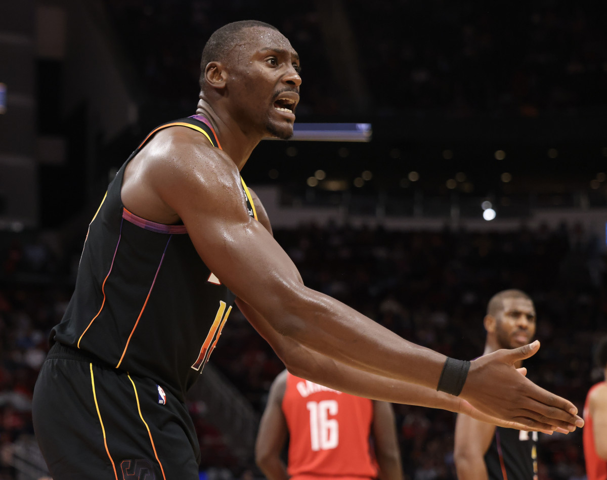 Bismack Biyombo Reveals How A 52-Year-Old Michael Jordan Destroyed The Hornets Players In A One-On-One Game