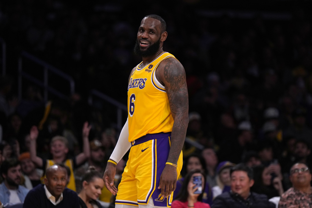 LeBron James Is Turning Over Every Treatment Option To Return To Lakers  This Season - Fadeaway World