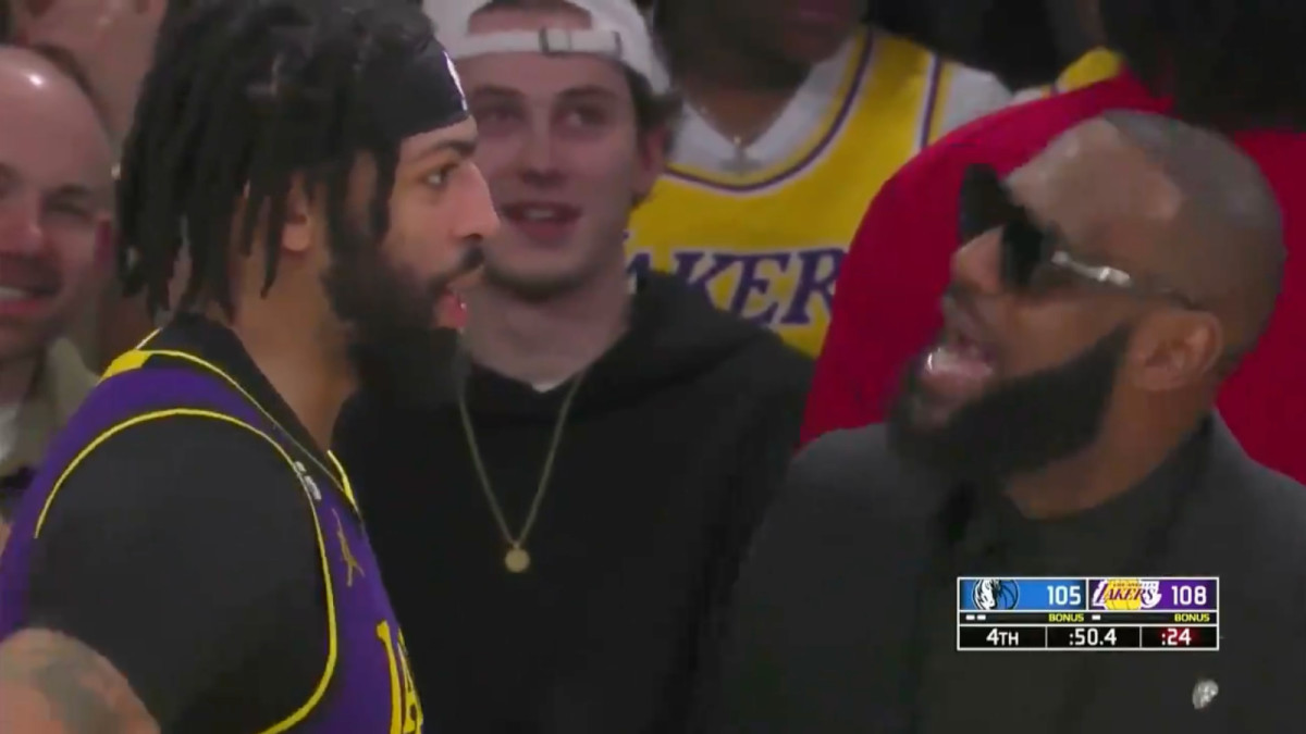 Video: LeBron James Talking To Anthony Davis Before He Made A Clutch ...
