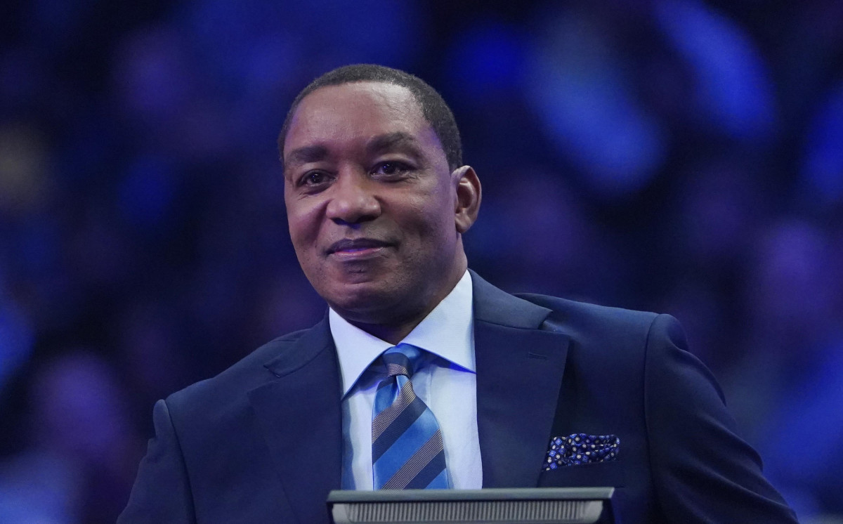 Isiah Thomas Says There Was Almost A Fight Between Coach Bob Knight And ...