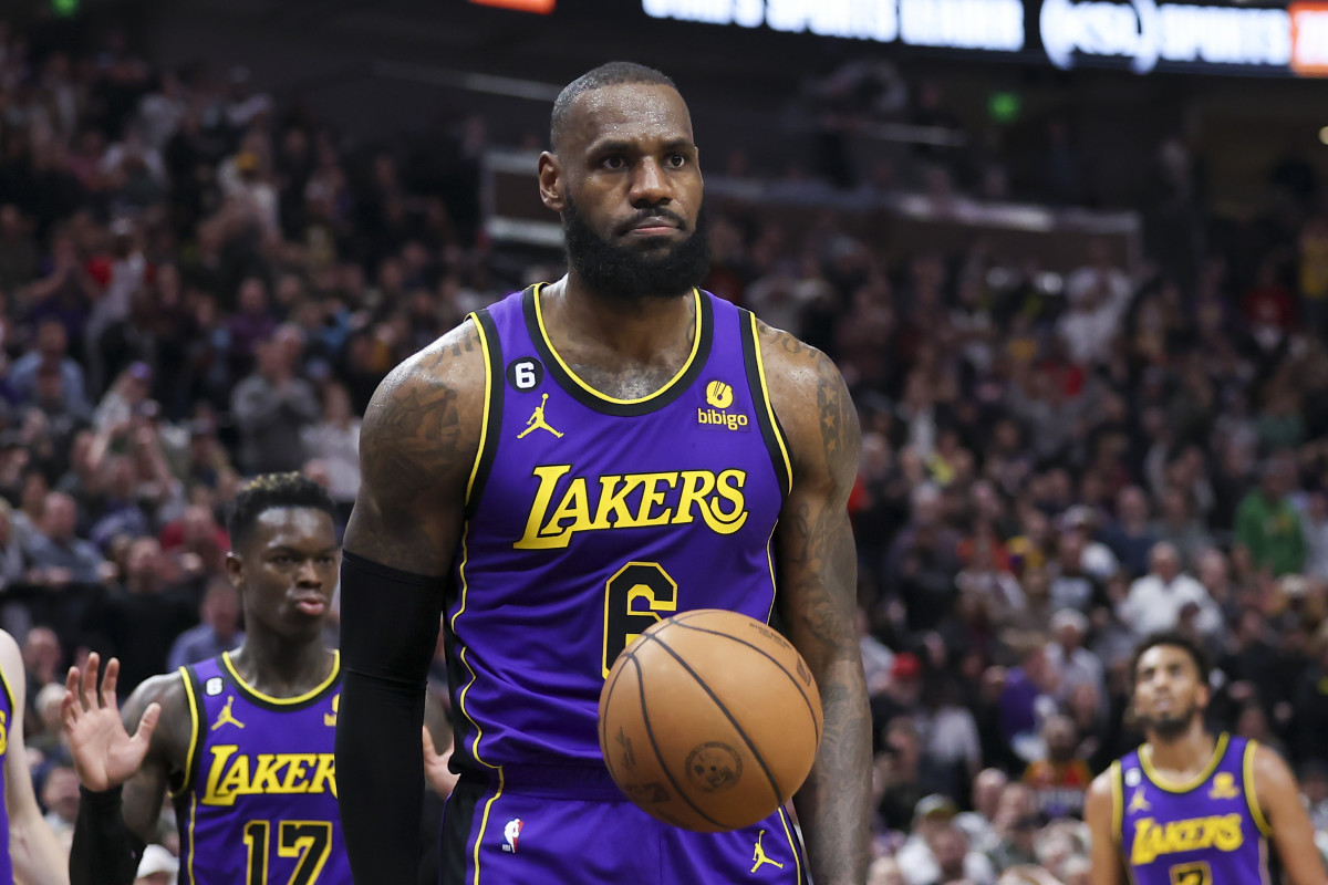 Lakers Locker Room Continues Making Goat Noises During LeBron James Interview After Clutch Game