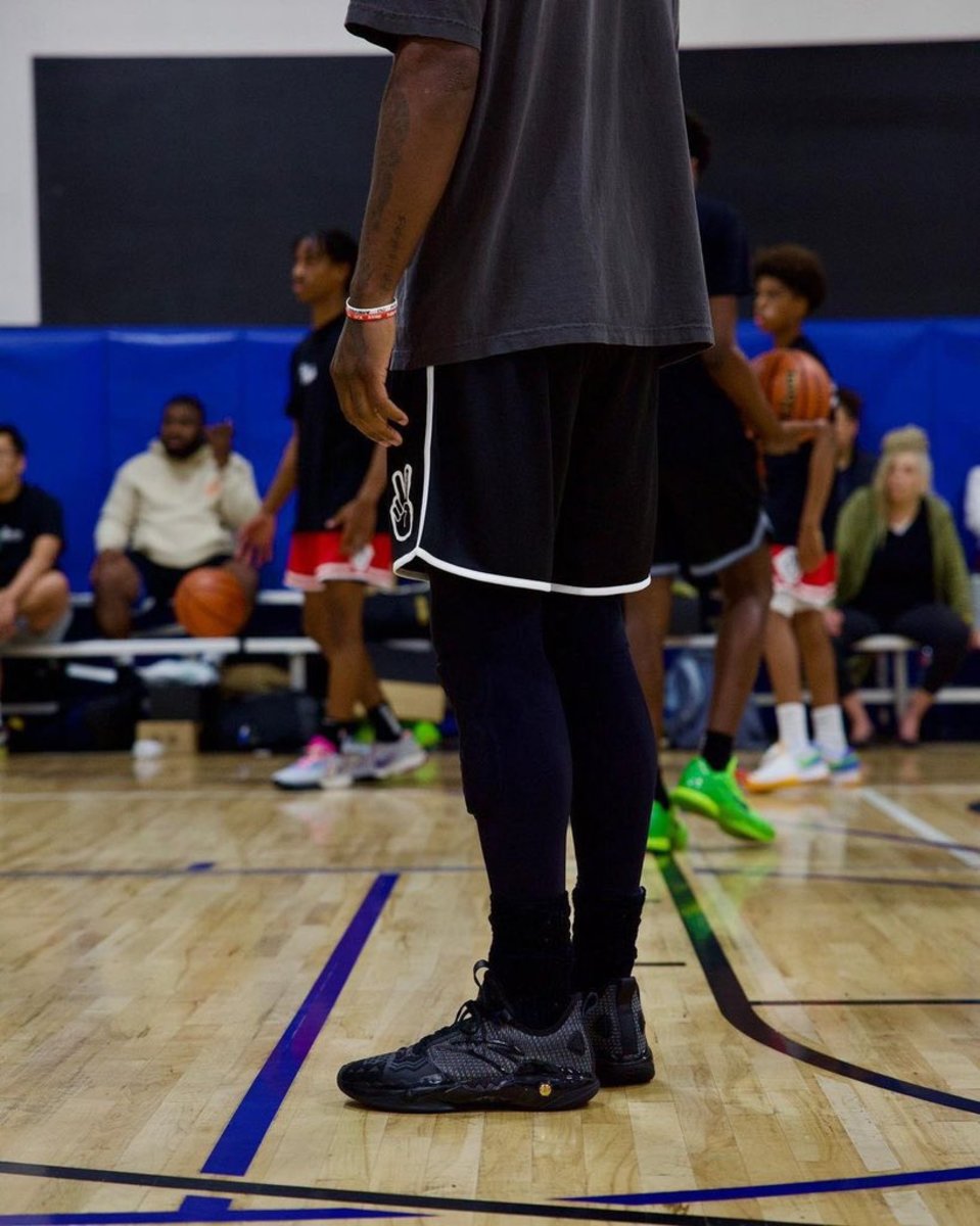 Kyrie Irving Wore Anta Shoes At His Basketball Camp - Fadeaway World
