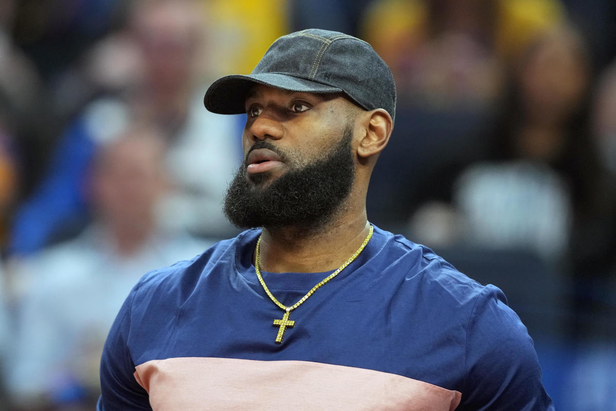 LeBron James Calls Out The Fans Who Think They Are Basketball Experts: "It's So Funny To Me How Many Basketball Experts There Are On This App. Everybody Dr. James Naismith! It's Fascinating."