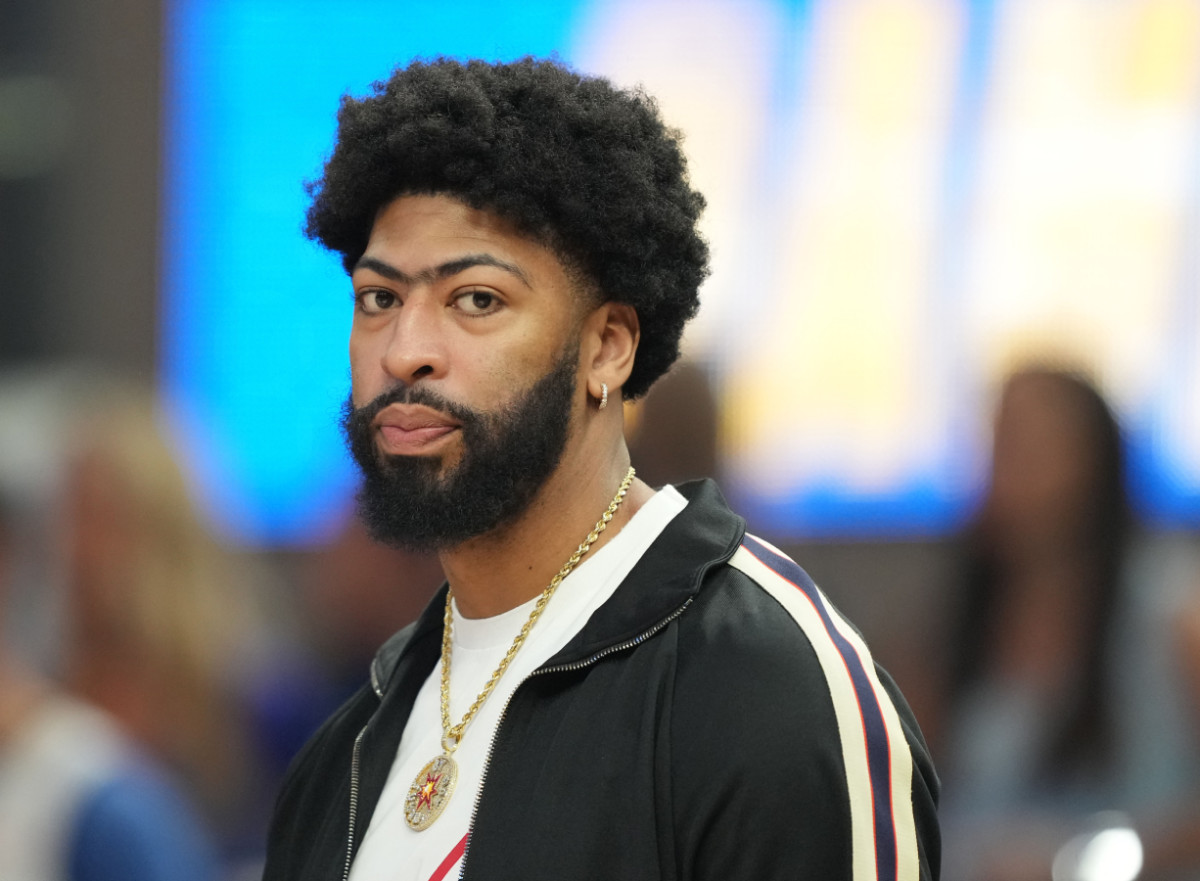 Former Lakers And Bulls Champion Ron Harper Slams Anthony Davis: "We All Know That He's Not Playing More Than 62 Games A Season."
