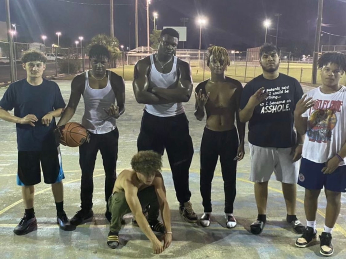 Zion Williamson Spotted Hooping With Local Kids In New Orleans