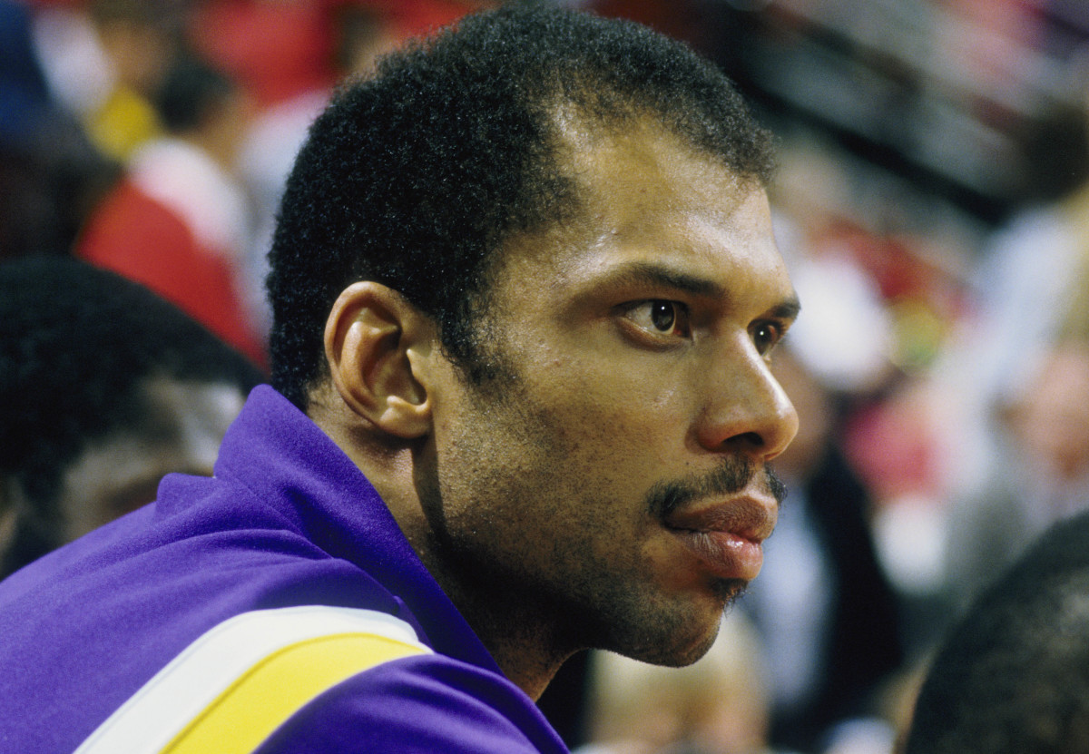 Kareem Abdul-Jabbar Has A Hilarious Response When Asked What The Best Hot Dog Topping Is: 