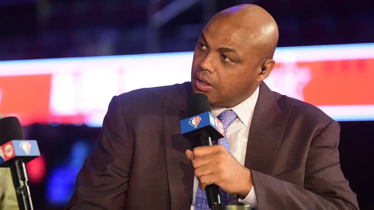 Charles Barkley Once Went On Live TV And Requested Somebody To Punch Draymond Green: "I Just Want Somebody To Punch Him In The Face. I Really Do."