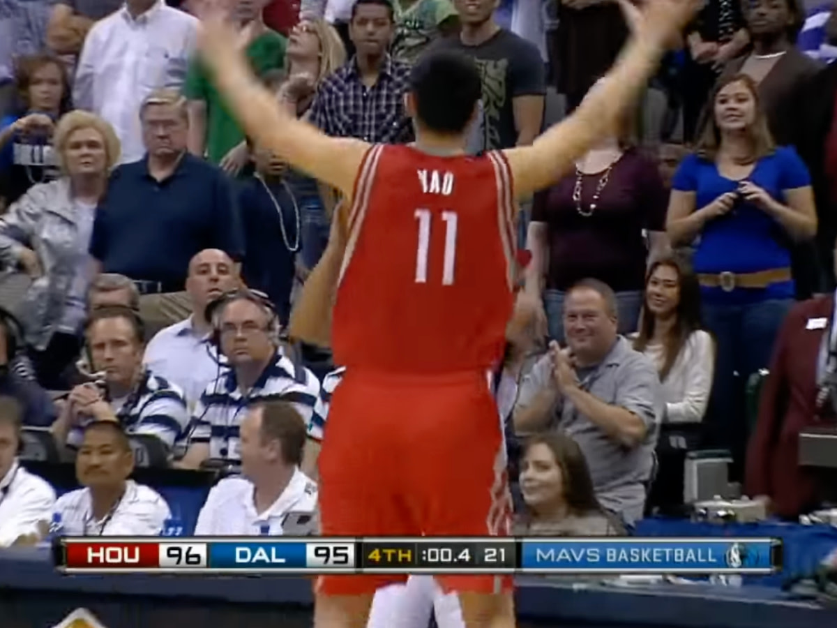 "This Has To Be The Greatest Pass Of All Time", NBA Fans React To Jason Kidd's Amazing Pass Over Yao Ming