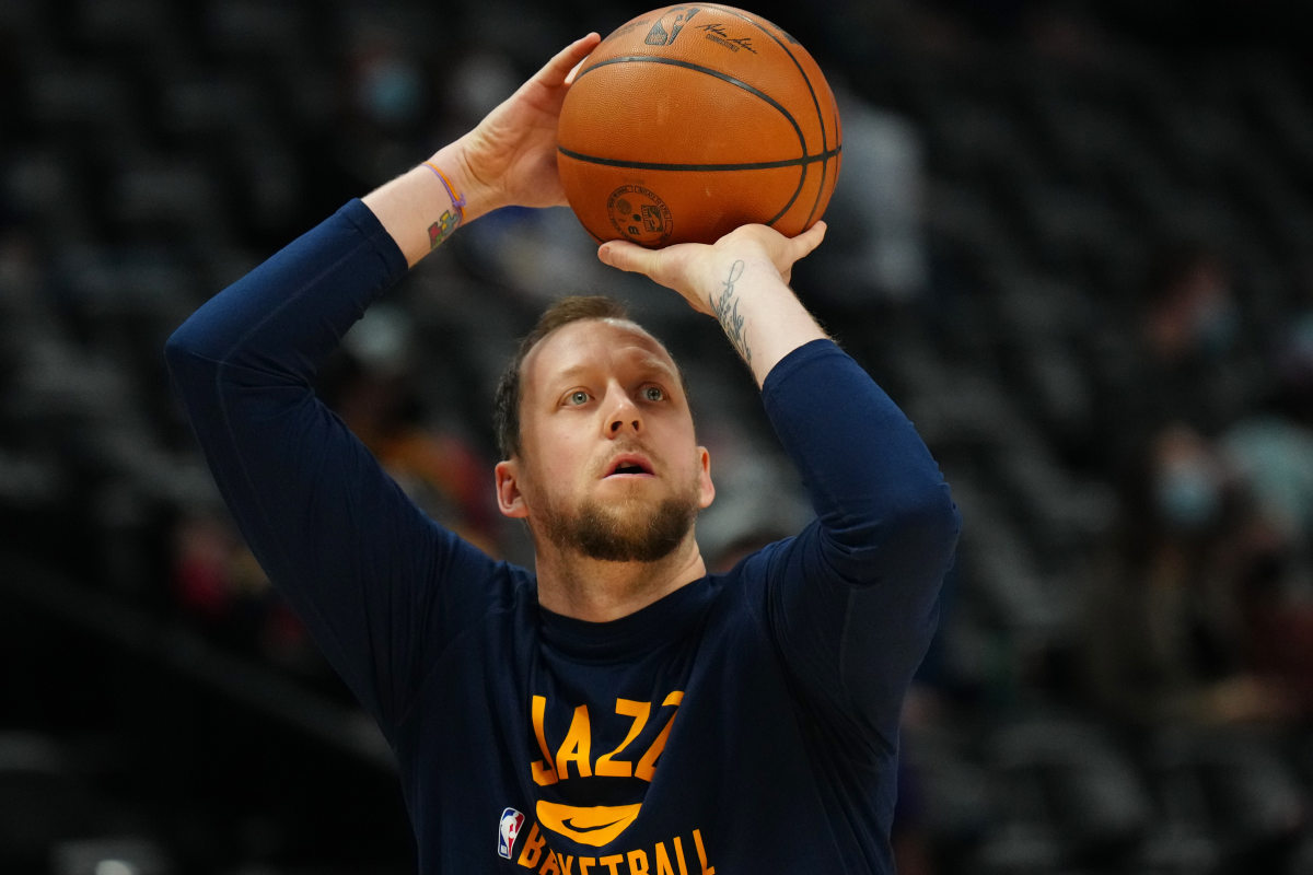 Joe Ingles Ruthlessly Trolls Hater Who Told Him He Shouldn't Get More Than 5 Minutes Of Playing Time: "5 More Than You'll Ever Play"
