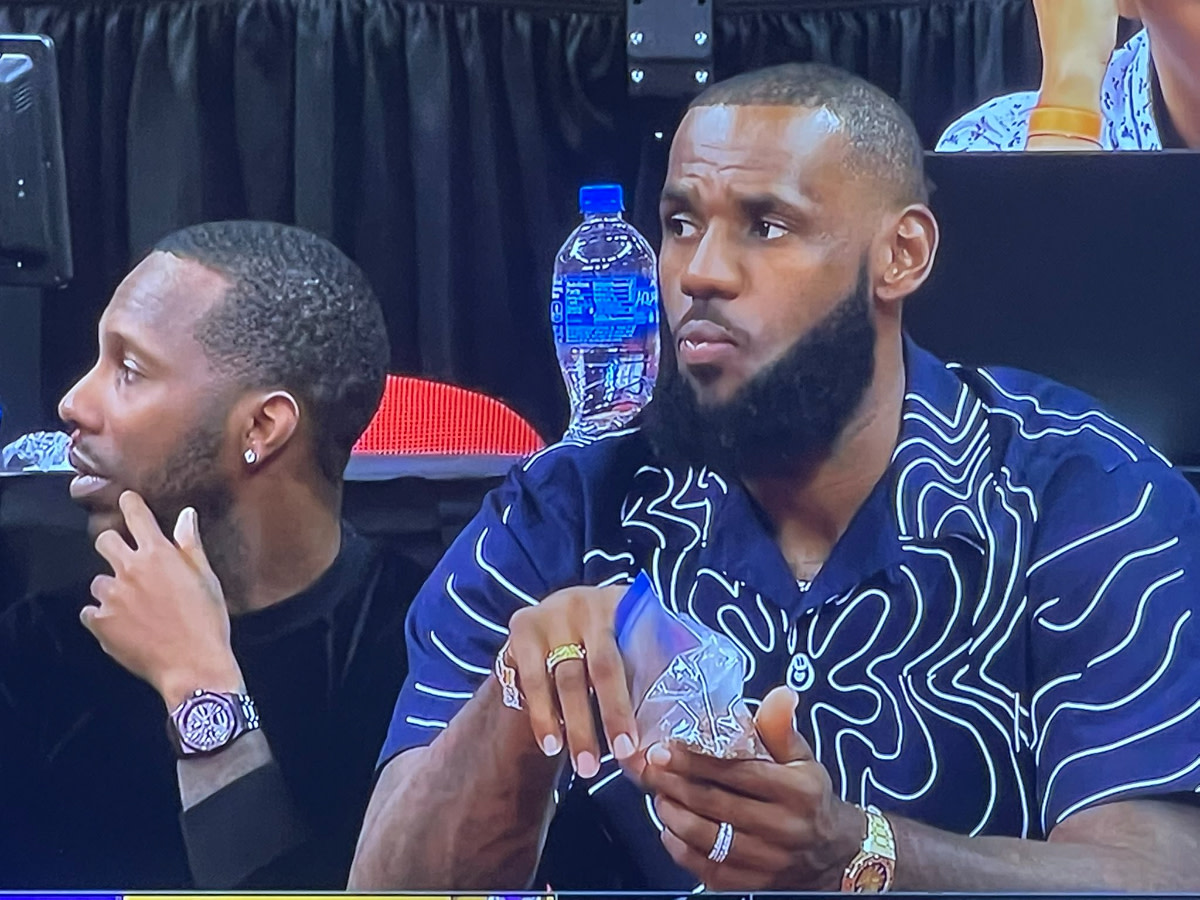 NBA Fans React To LeBron James Bringing His Own Snacks From Home During  Summer League: 