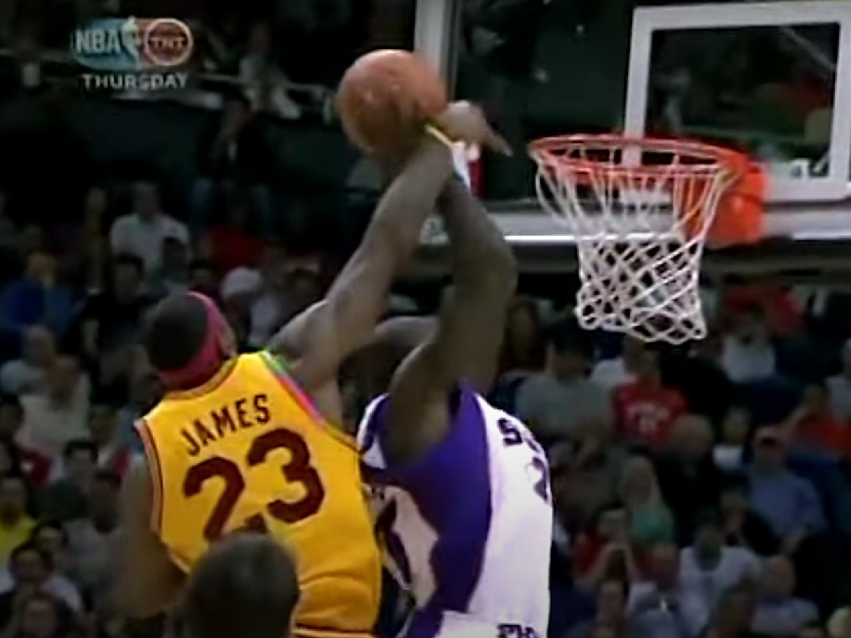 LeBron James Blocking Jason Richardson's 360 Dunk Attempt Become Viral: "The Most Underrated Block Of All Time"