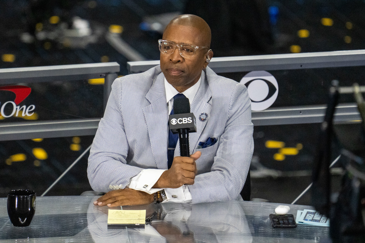 Kenny Smith Says If He Was The Brooklyn Nets, He Would Make Kevin Durant And Kyrie Irving Stay: "I’m Bringing Roses, Flowers, Chocolates, And We’re Gonna Stay."