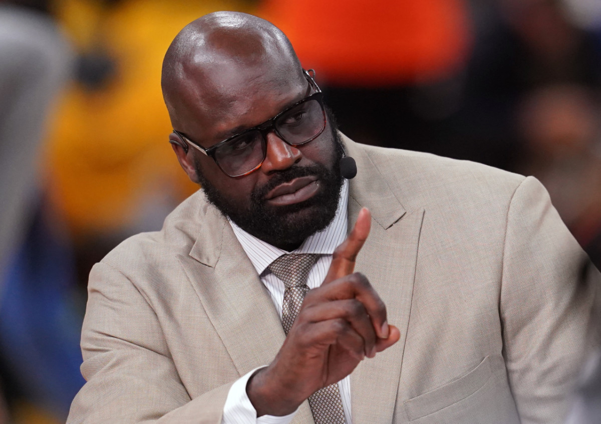 Shaquille O'Neal đã chia sẻ câu chuyện về cách cha anh chỉ cho anh thấy một gia đình vô gia cư