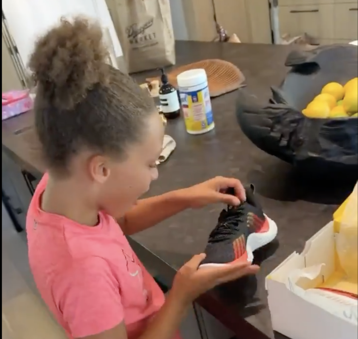 Stephen Curry Surprises His Daughter Riley With The Perfect T For