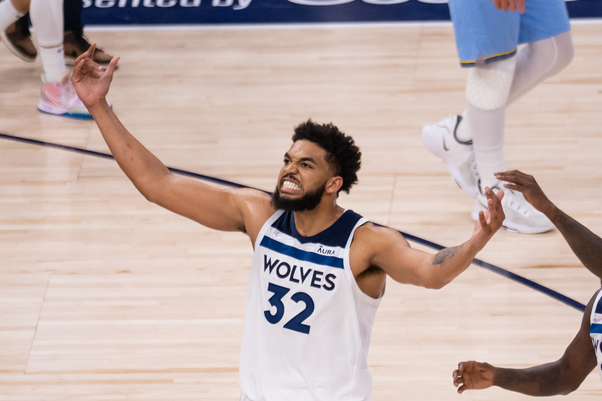 Karl-Anthony Towns Jokingly Supports NBA 2K Streamer For Exposing Ronnie 2K's Control Of Game Servers: "The NBA 2K Community Deserved To Know This!"