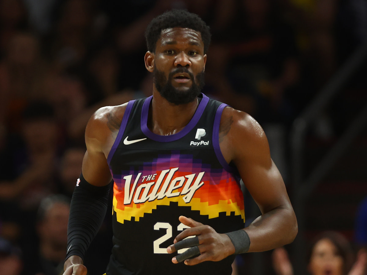 NBA Fans Think Deandre Ayton Is Not Happy To Be In Phoenix: 