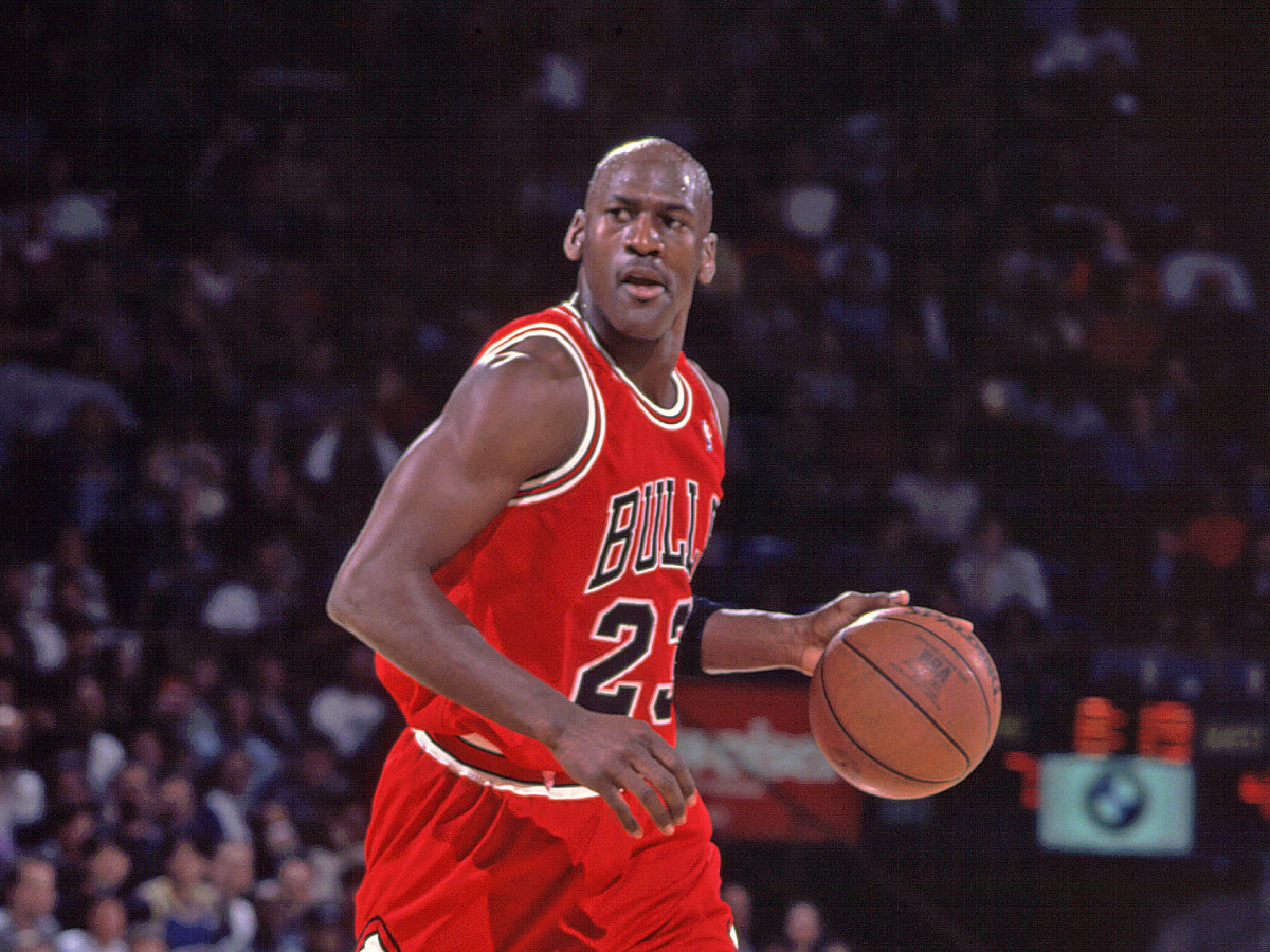 100+] Basketball Michael Jordan Wallpapers