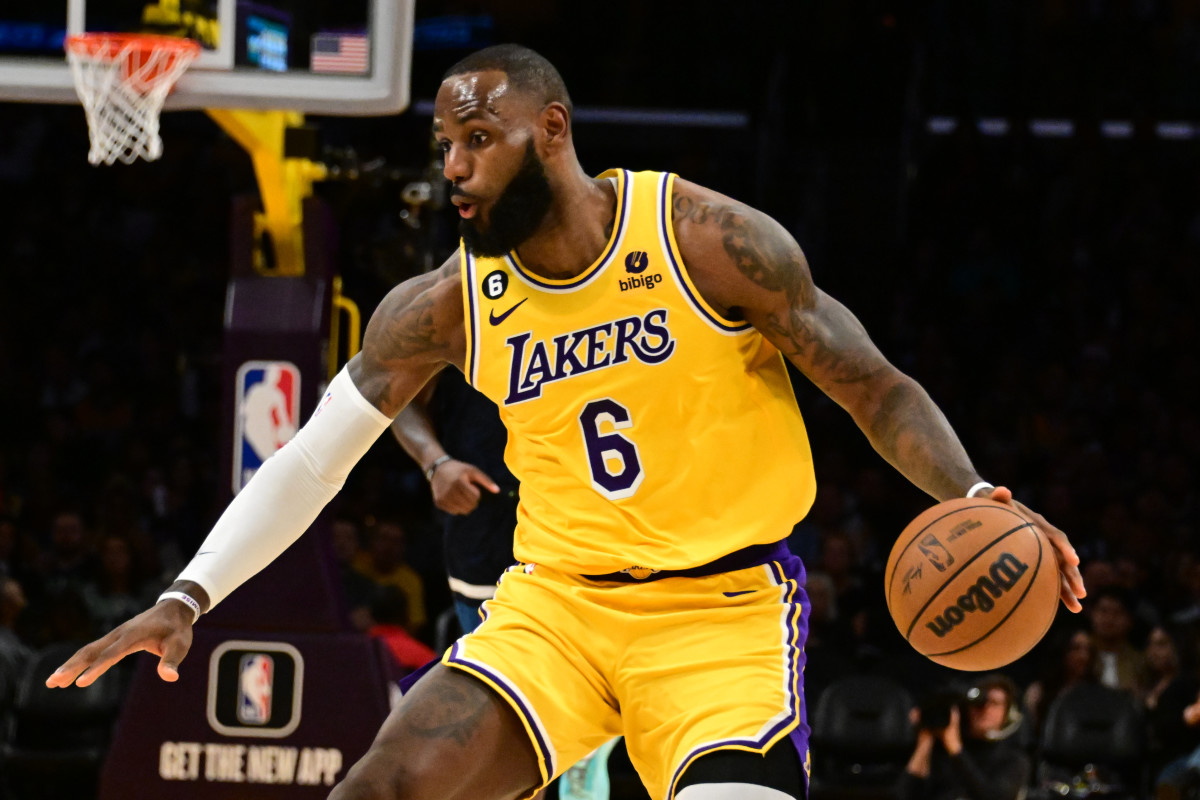 LeBron James says the new-look Lakers can't waste any days