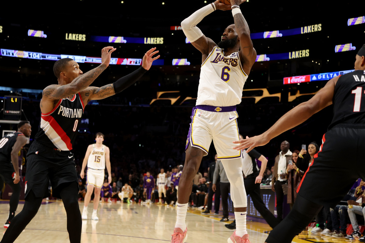 LeBron James Gets Brutally Honest On The Lakers After 0-3 Start: "We ...