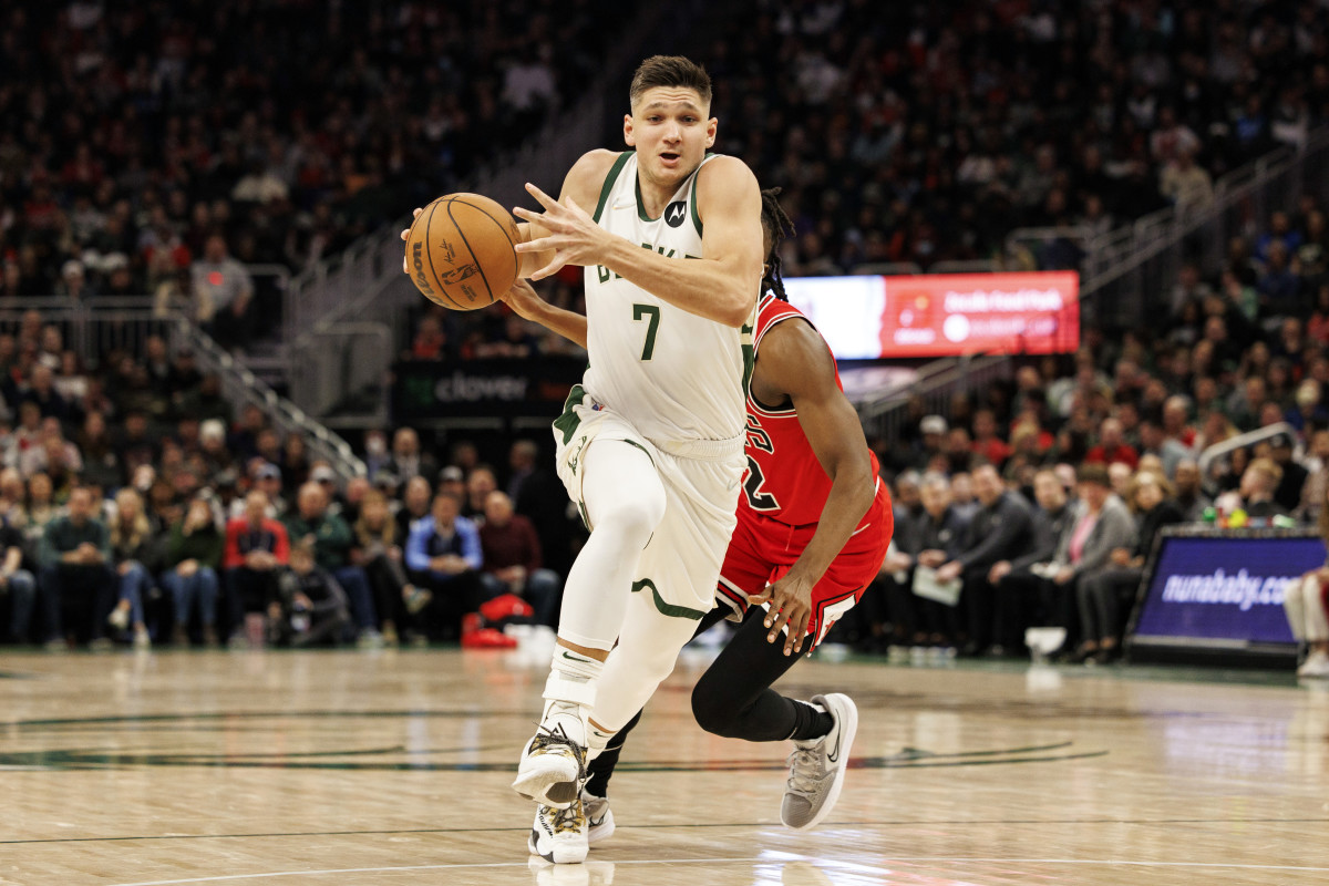 bulls-announcer-goes-viral-after-savagely-saying-grayson-allen-needs-a