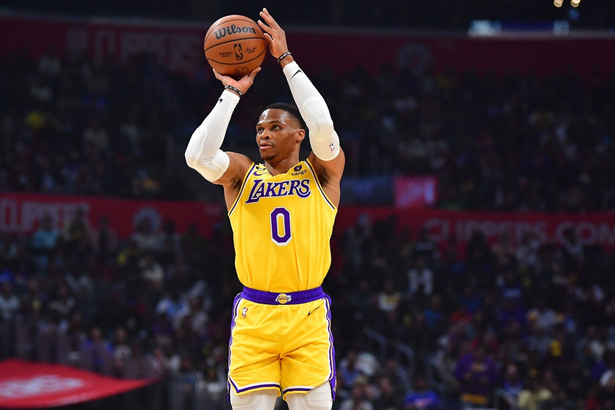 Jayson Tatum grew up a Lakers fan and idolizes Kobe. He'll be 27 when he's  in his player option year. Could he leave Boston for the Purple & Gold? :  r/lakers
