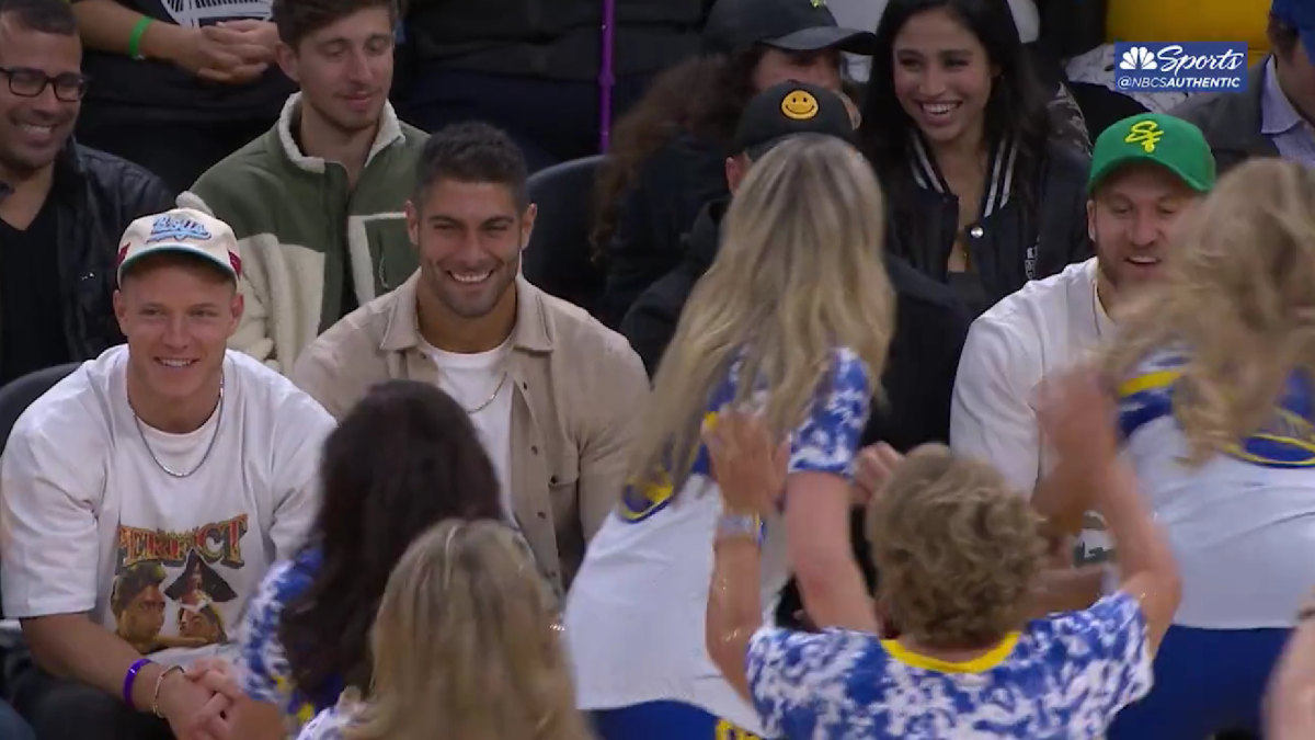 49ers' Jimmy G and teammates were courtside at the Warriors game Monda