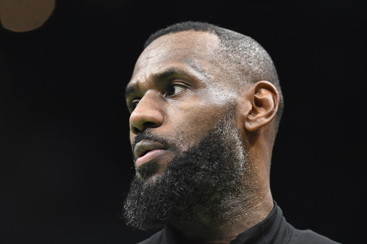 NBA Insider Reveals LeBron James Is Frustrated With Lakers Lack Of ...