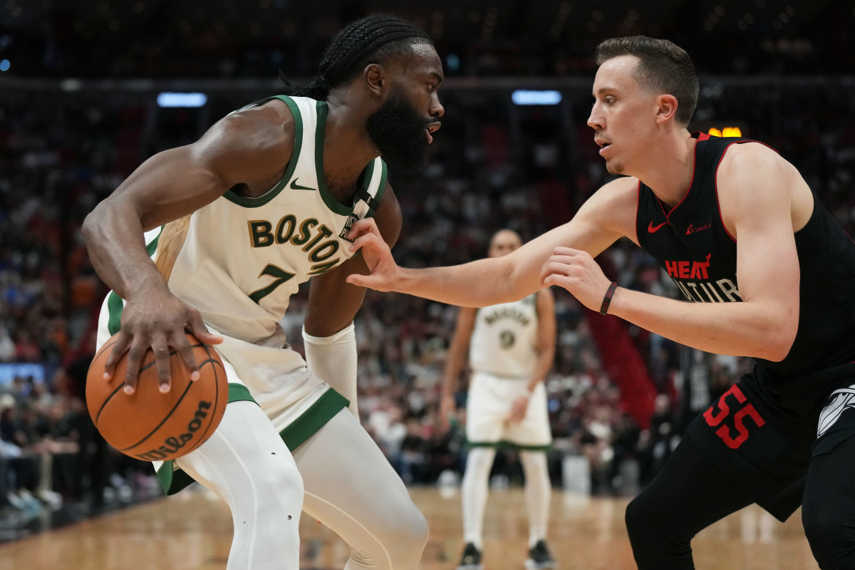 Leaked Audio Shows Fiery Trash Talk Between Jaylen Brown And Duncan  Robinson After Flagrant Foul - Fadeaway World