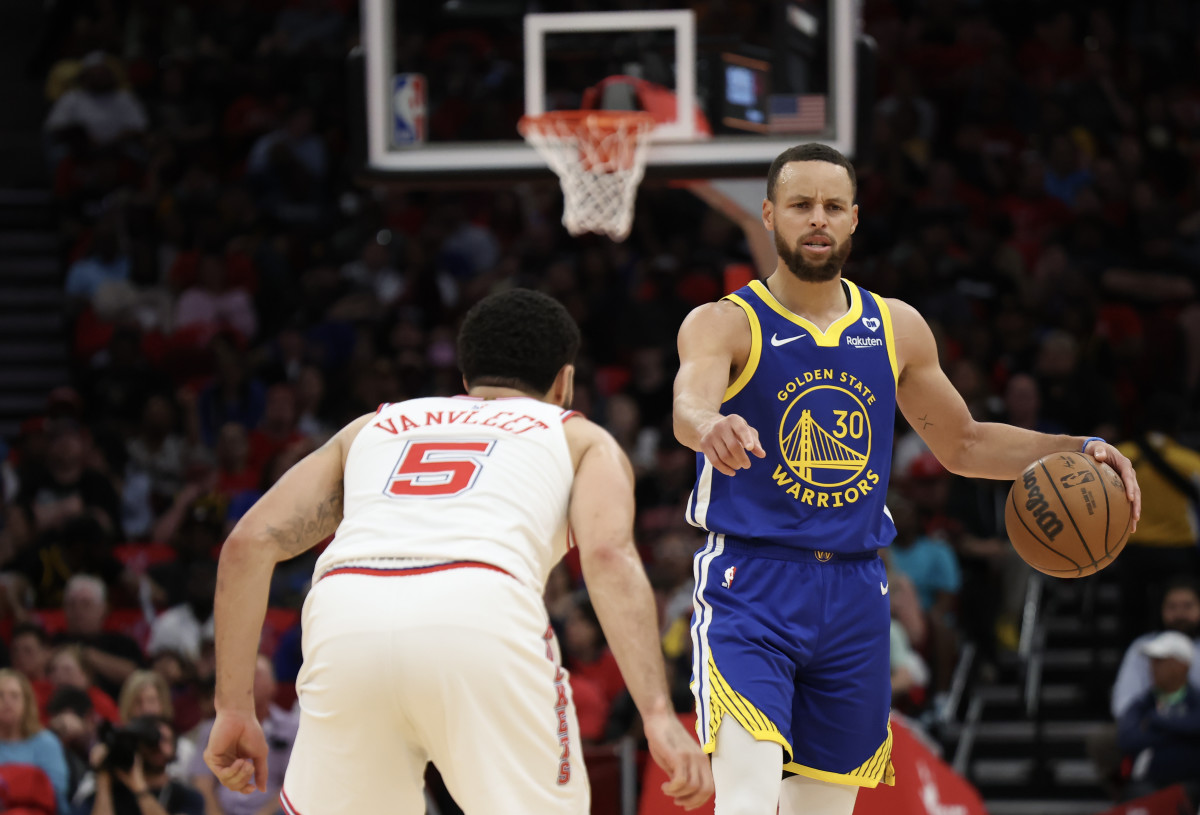 Stephen Curry Takes Hidden Shots At Rockets On The Bench After Tari Eason Called Them Out