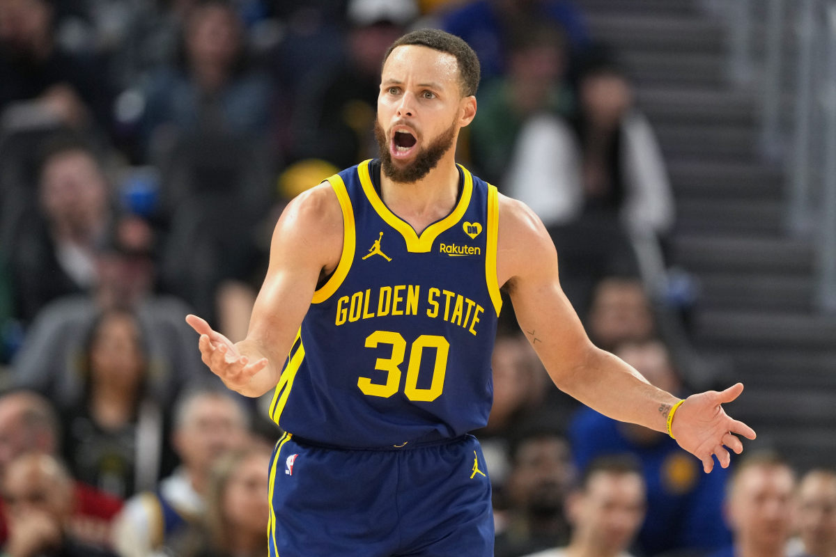 Stephen Curry Rips His Jersey After Brutal Double Overtime Loss To The Lakers