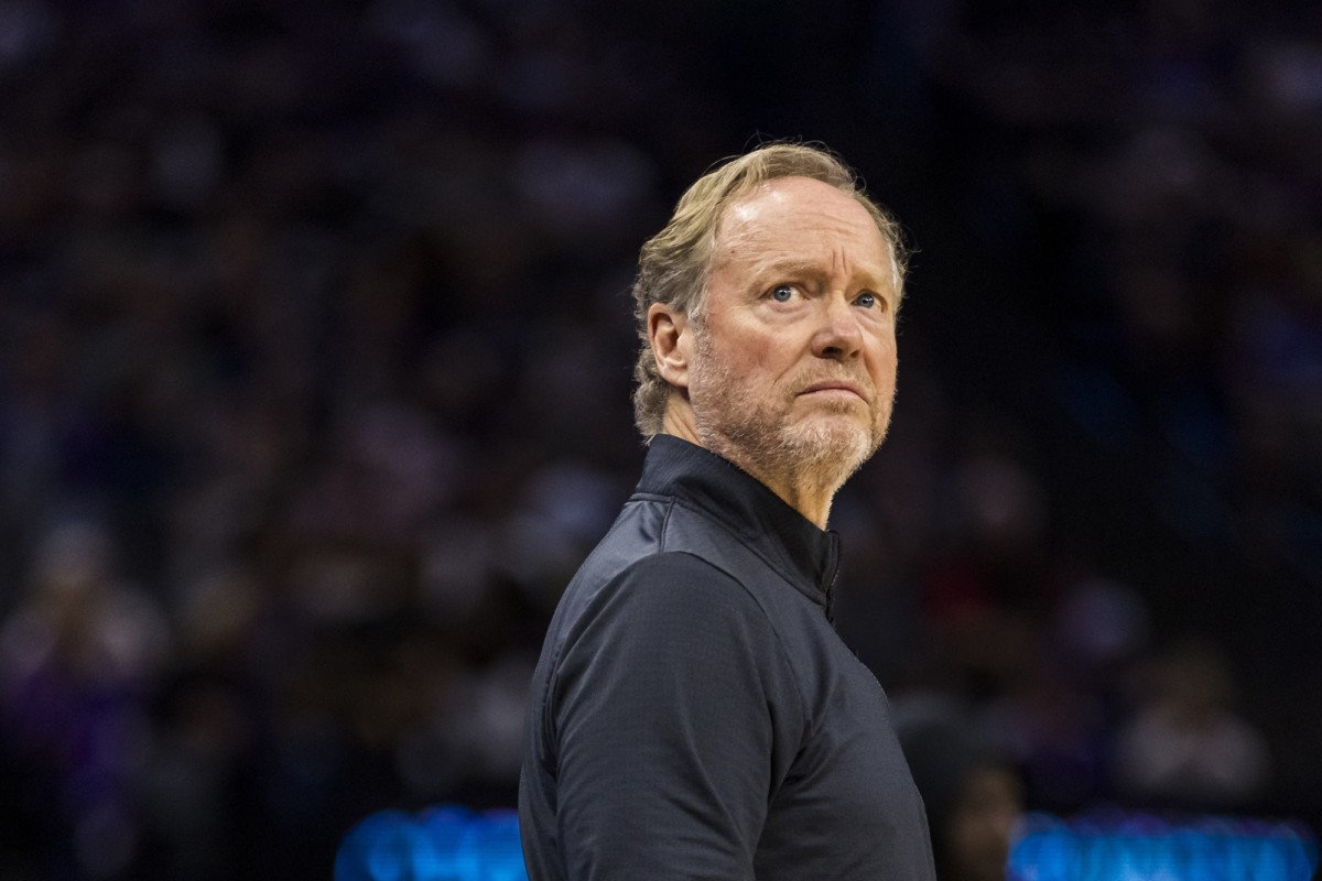 Phoenix Suns head coach Mike Budenholzer watches the game during the fourth quarter against the Sacramento Kings at Golden 1 Center. Mandatory Credit: John Hefti-Imagn Images
