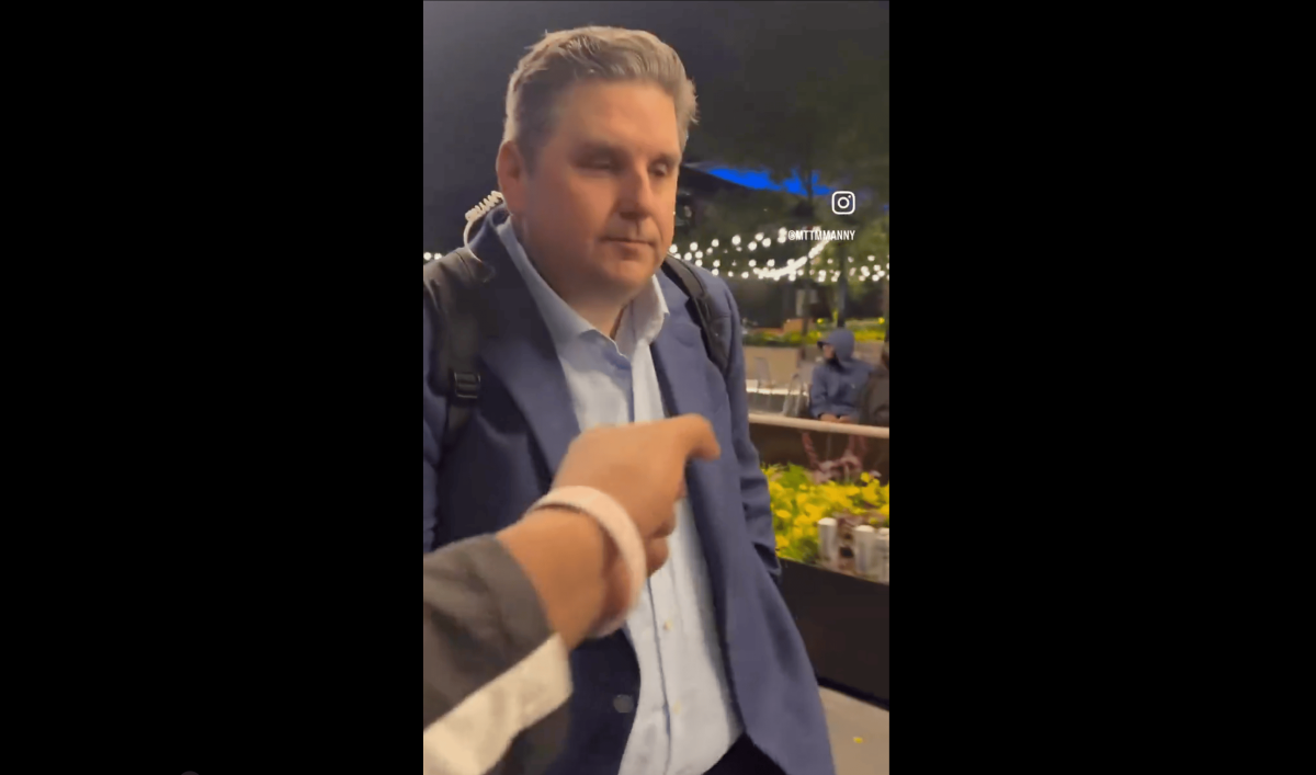 Brian Windhorst bị người hâm mộ Knicks la ó sau khi mùa giải của Celtics kết thúc