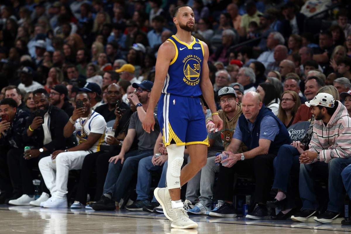Memphis, Tennessee, USA; Golden State Warriors guard Stephen Curry (30) looks on during the third quarter against the Memphis Grizzlies at FedExForum. Mandatory Credit: Petre Thomas-Imagn Images