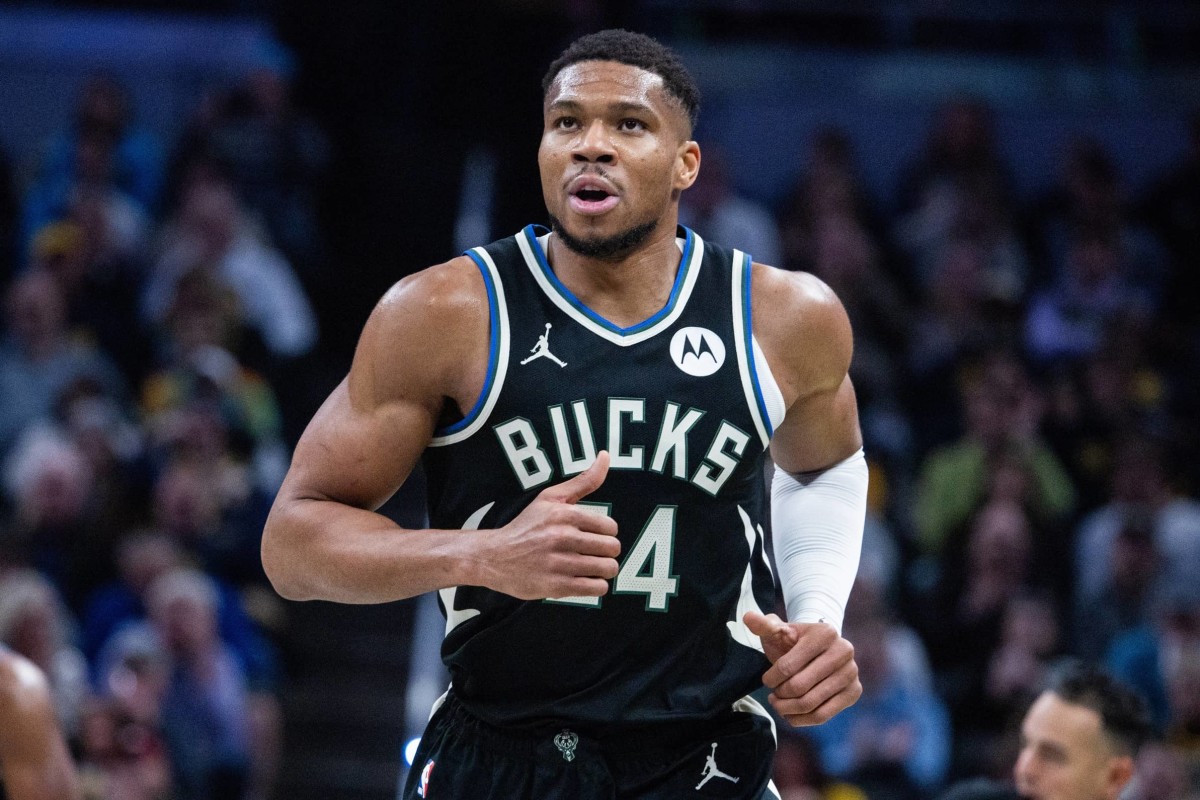 Milwaukee Bucks forward Giannis Antetokounmpo (34) in the second half against the Indiana Pacers at Gainbridge Fieldhouse.