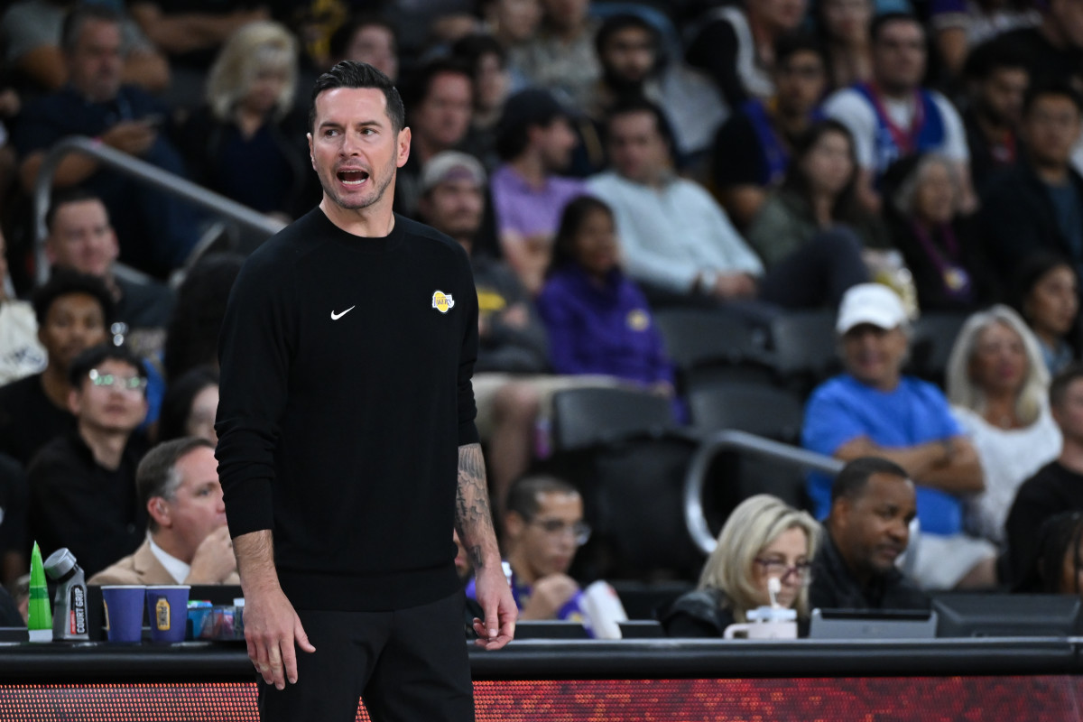 JJ Redick Calls Out Lakers Players For Not Trusting Offensive Schemes In 3rd Quarter Against The Warriors