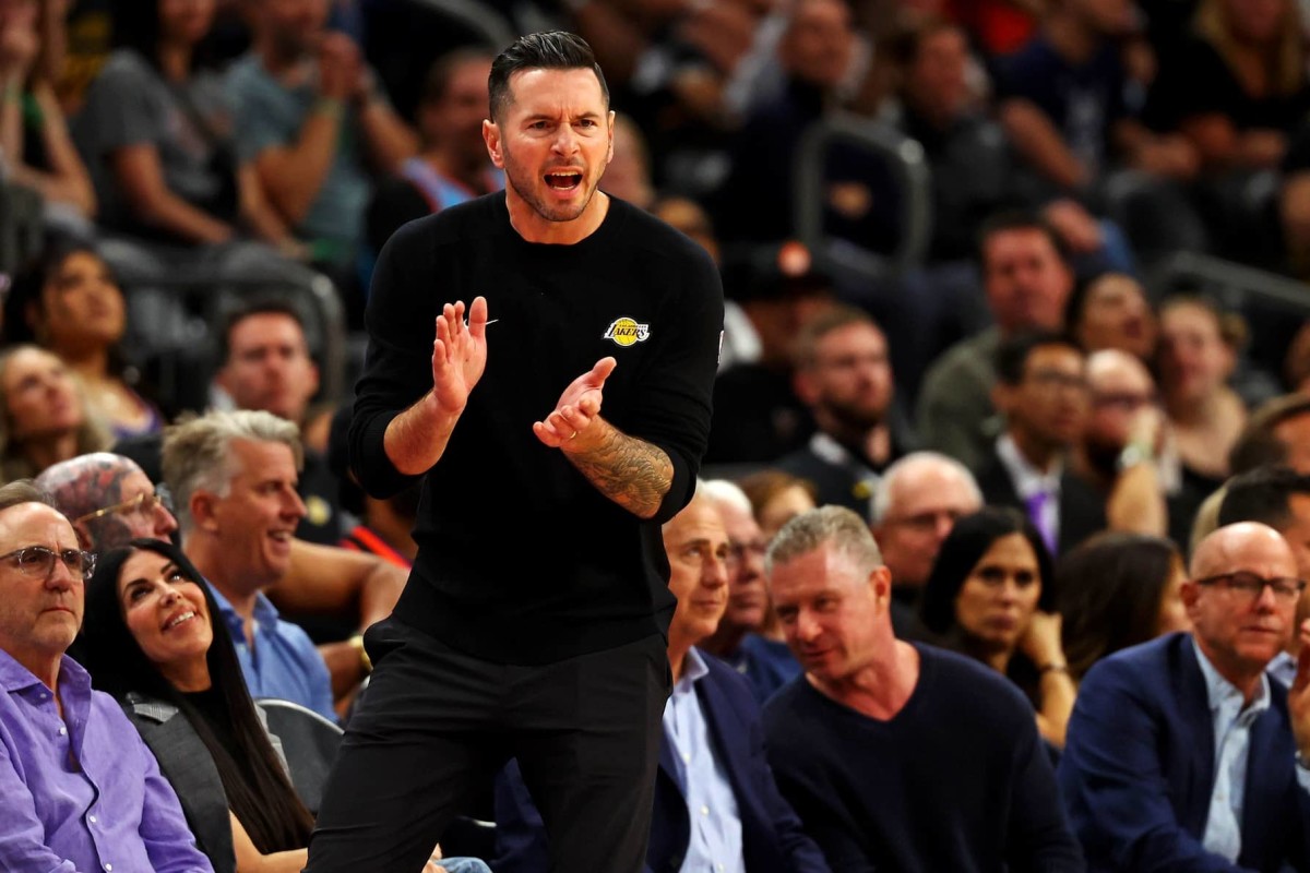 Footage Captures JJ Redick Giving Inspiring Speech At Lakers Training Camp