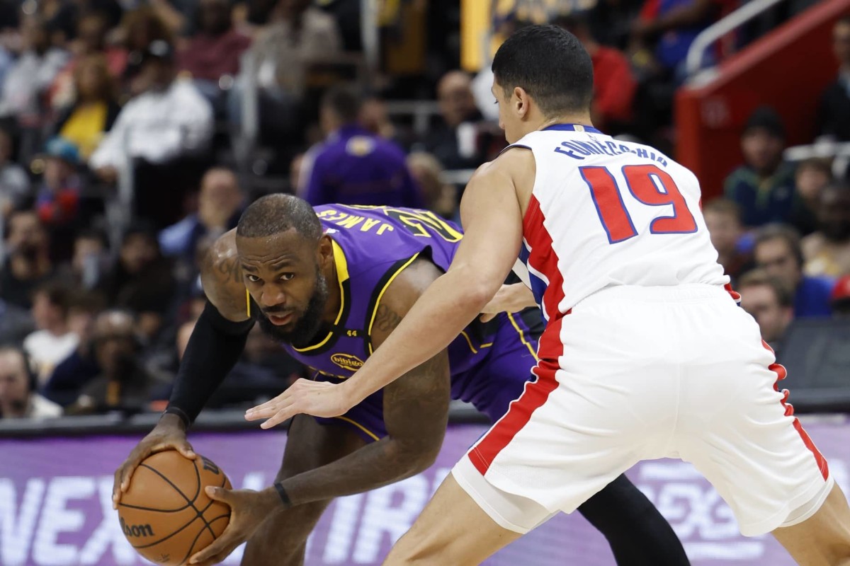 Lakers Fans Are Pissed After Shock Loss To The Pistons