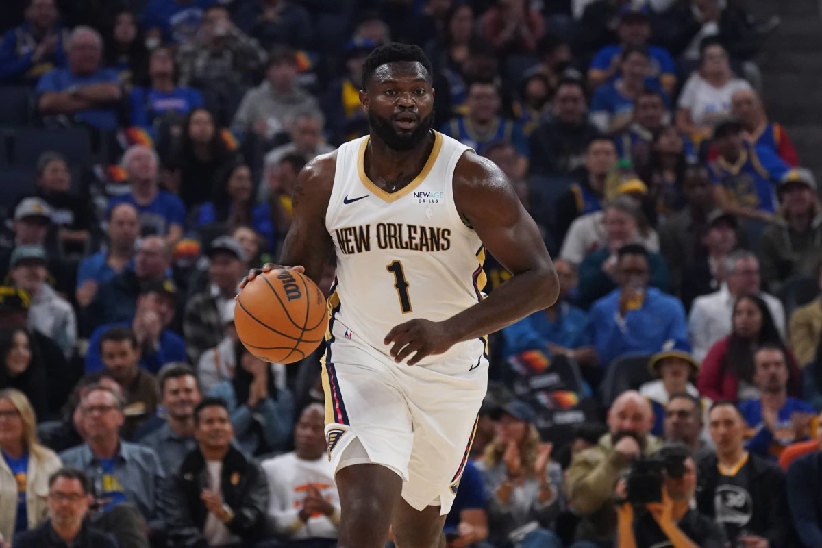 Oct 30, 2024; San Francisco, California, USA; New Orleans Pelicans forward Zion Williamson (1) dribbles upcourt against the Golden State Warriors in the first quarter at Chase Center.