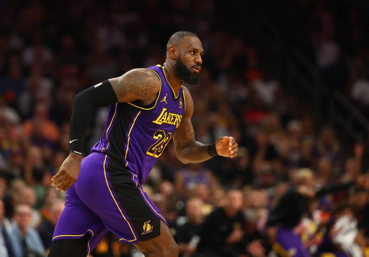 Oct 28, 2024; Phoenix, Arizona, USA; Los Angeles Lakers forward LeBron James (23) against the Phoenix Suns at Footprint Center. Mandatory Credit: Mark J. Rebilas-Imagn Images  