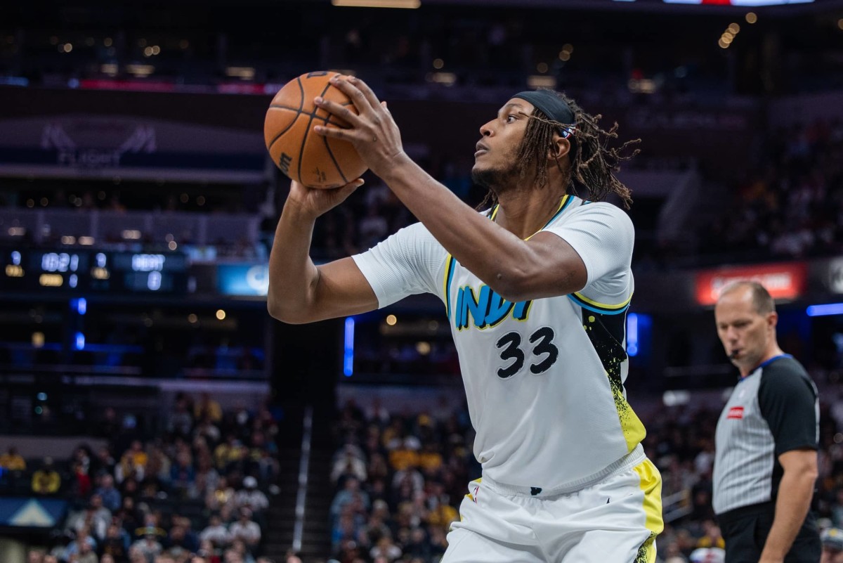 Nov 17, 2024; Indianapolis, Indiana, USA; Indiana Pacers center Myles Turner (33) shoots the ball in the first quarter against the Miami Heat at Gainbridge Fieldhouse. Mandatory Credit: Trevor Ruszkowski-Imagn Images 