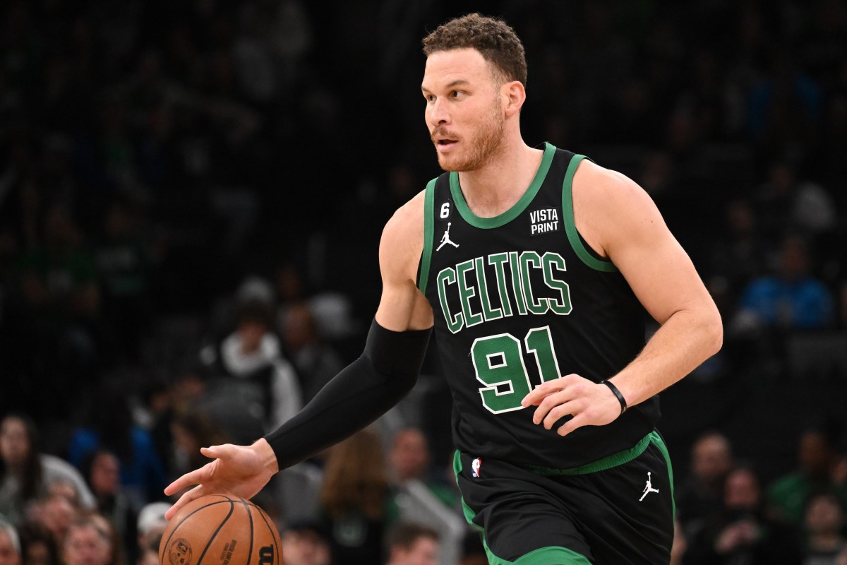  Boston Celtics forward Blake Griffin (91) dribbles the ball against the San Antonio Spurs during the fourth quarter at the TD Garden. Mandatory Credit: Brian Fluharty-Imagn Images