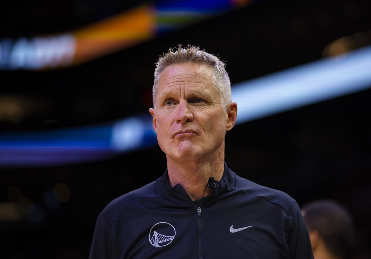 Golden State Warriors head coach Steve Kerr against the Phoenix Suns at Footprint Center. Mandatory Credit: Mark J. Rebilas-Imagn Images