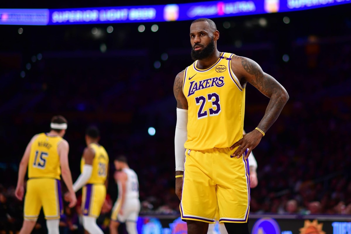 Los Angeles Lakers forward LeBron James (23) during the second half at Crypto.com Arena.