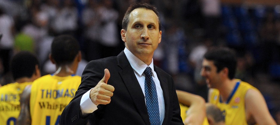 140620141143-david-blatt-iso-thumbs-up-062014.home-t1