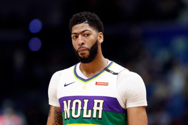 New Orleans Pelicans forward Anthony Davis (23) reacts against the Phoenix Suns at Talking Stick Resort Arena.